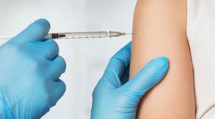 Pacientes en cuarentena o con COVID-19 positivo no deben recibir vacuna contra influenza