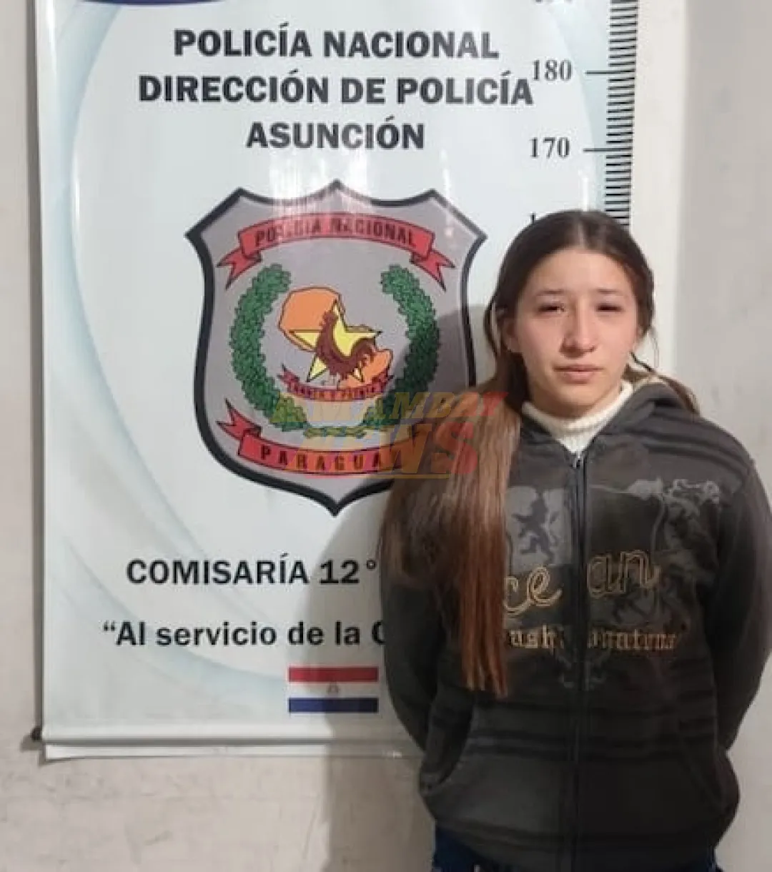 Mujer se entrega a la Policía y queda detenida por presunto homicidio doloso en Asunción