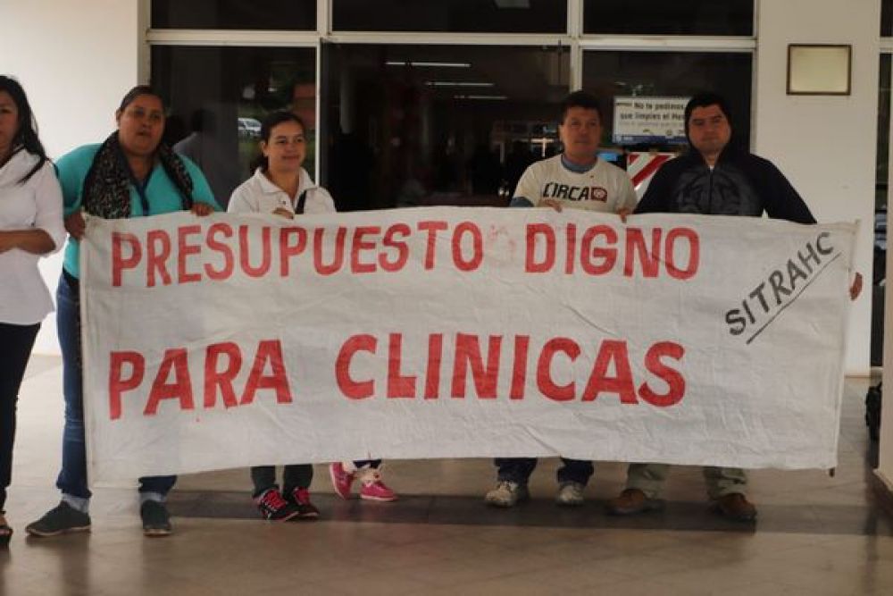 Tercer día de huelga en Clínicas y más de 3000 pacientes por día afectados