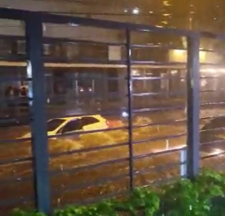 ASUNCIÓN BAJO AGUA: Desesperantes escenas a consecuencia del raudal