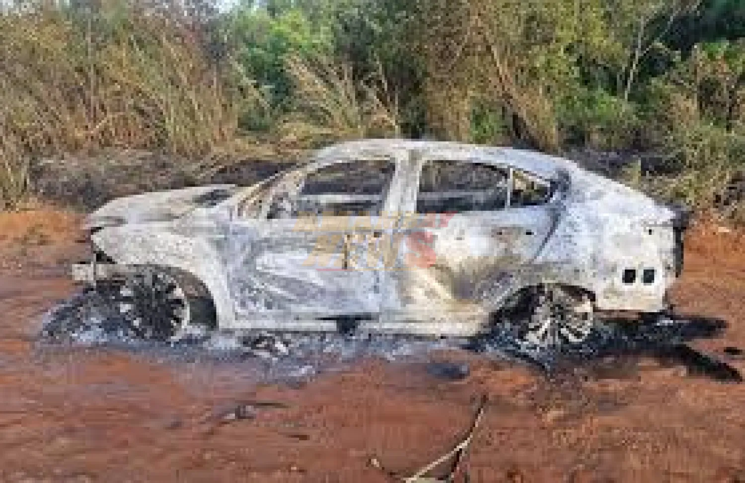 Hallan incinerado el auto utilizado por sicarios para un atentado en Pedro Juan Caballero