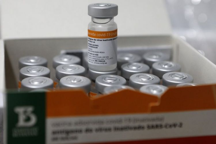 Un estudio muestra una efectividad del 71% de Coronavac contra las muertes