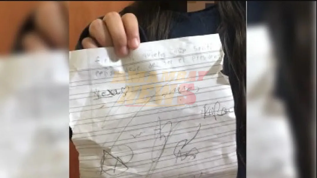 Niña recolecta firmas para que Santi Peña renuncie como presidente