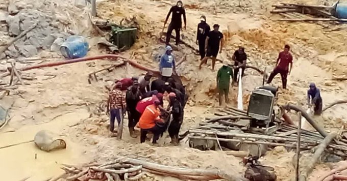 Diez personas mueren al derrumbarse una mina en Venezuela