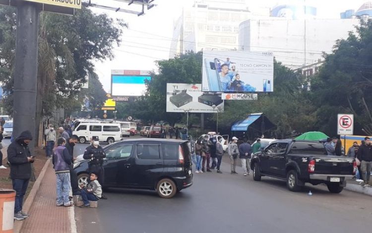 Protesta de un grupo de paseros paralizó el movimiento comercial en CDE