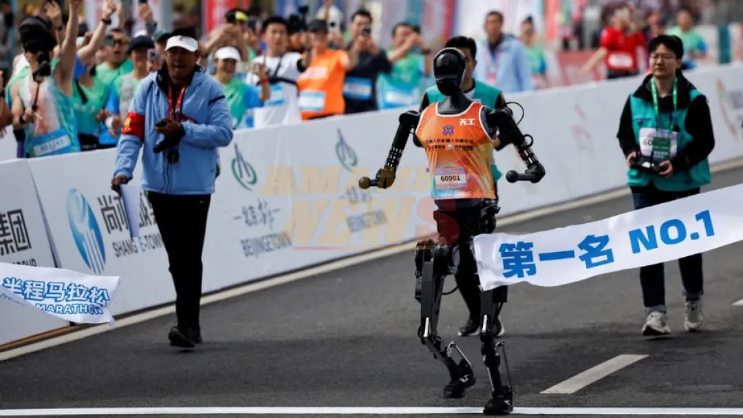 ¡Histórico! El robot chino ‘Tiangong’ es el primero que compite con humanos y logra terminar un medio maratón