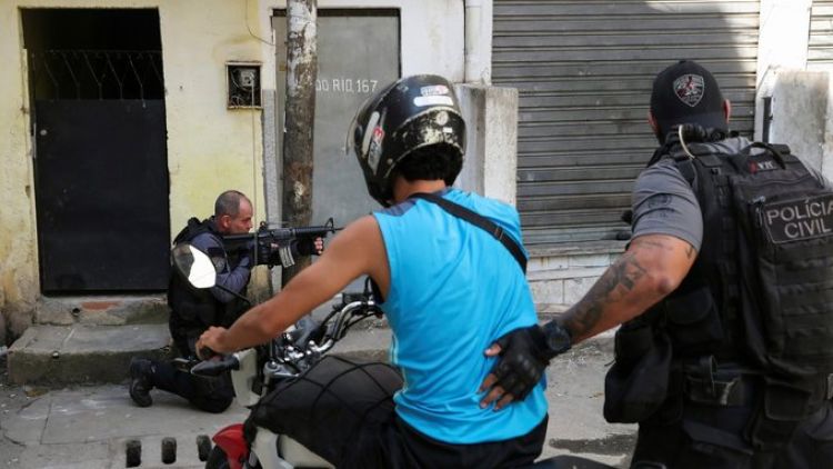Muere otro joven de 16 años tras recibir un tiro en la cabeza dentro en una favela en Río de Janeiro