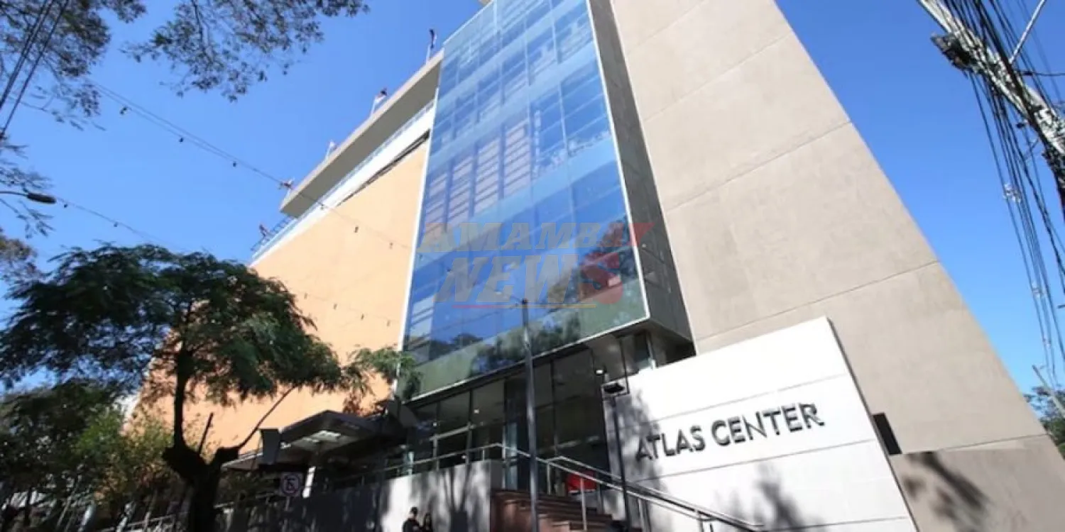 Allanan oficinas del banco Atlas por caso plagio de core bancario