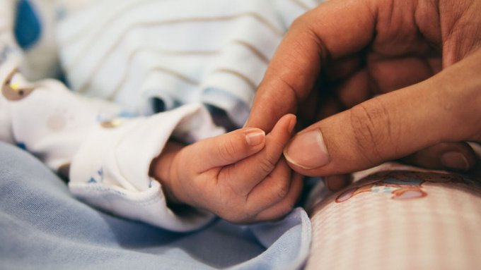Fallece uno de los siameses tras cirugía de separación en Clínicas