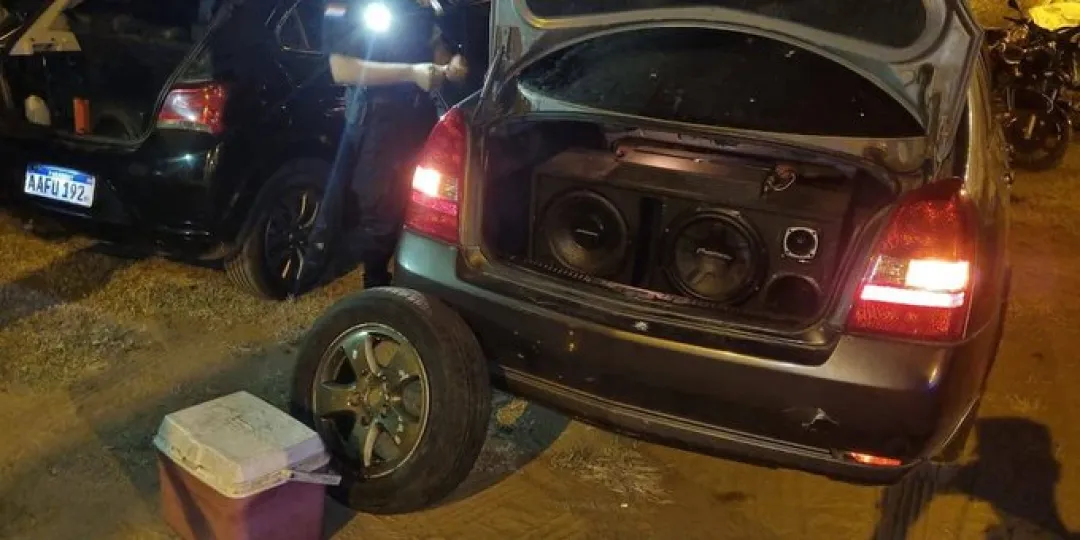 Control por polución sonora acaba con cuatro detenidos y vehículos retenidos
