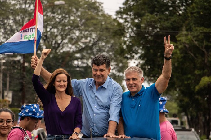 Caravana de Efraín y Sole partió rumbo al este del país