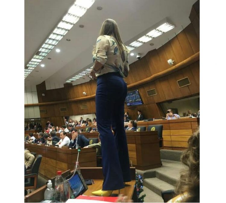 Kattya González explota contra sus colegas: «Jagua to""u nde bola, chembyajuro la hipocresía que existe en este recinto»