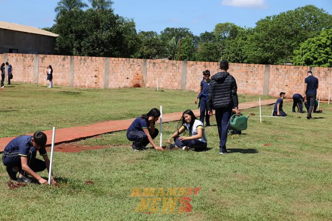 Plantan 200 árboles nativos en Hernandarias con apoyo de Itaipu