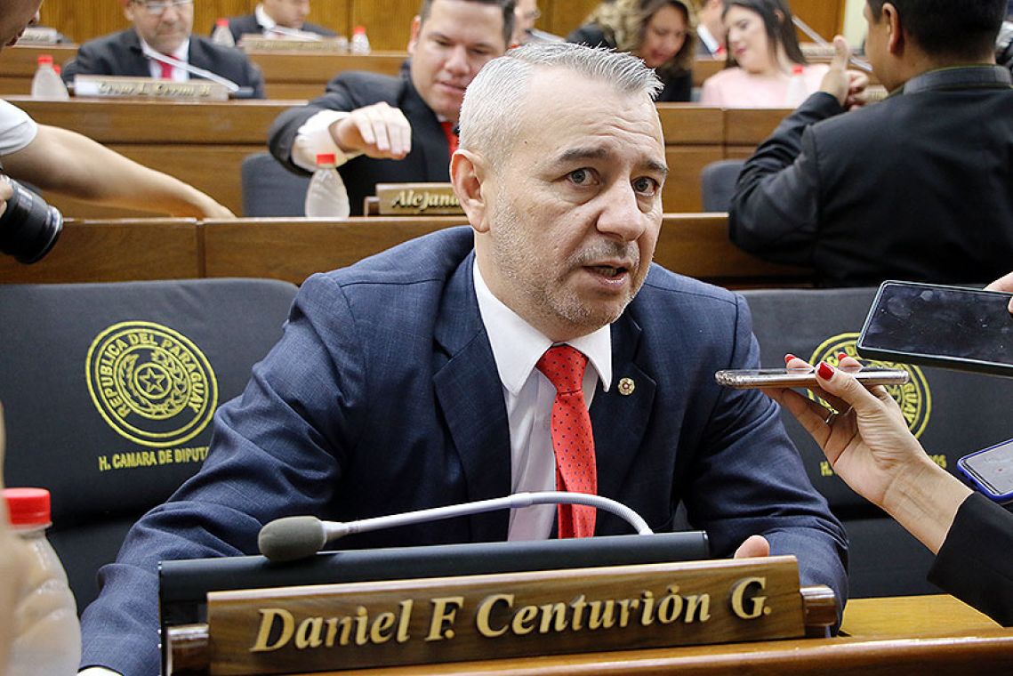 Dani Centurión cuestionó medida tomada por Kattya