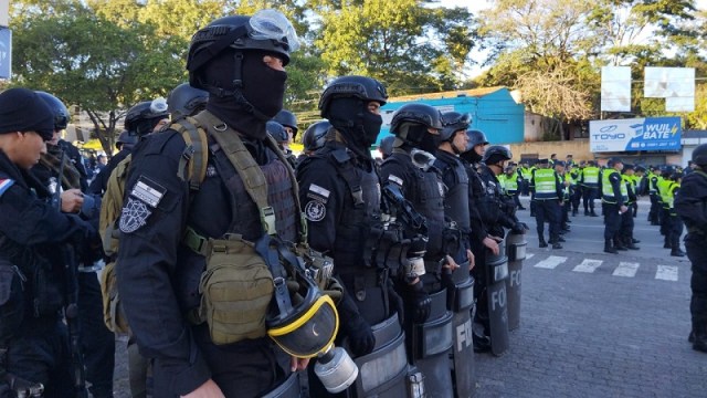 Lamentan uso de indígenas en manifestaciones frente al TSJE