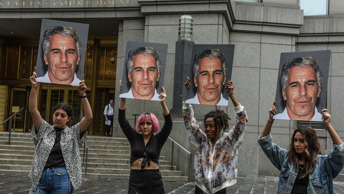 Una víctima de Epstein demanda a su psiquiatra por convertirla en "esclava sexual"