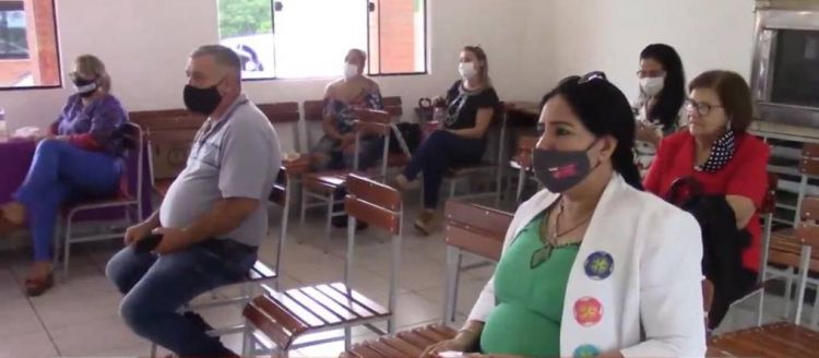 Docentes jubilados piden equiparación salarial: Muchos no cobran ni el 50% del sueldo mínimo
