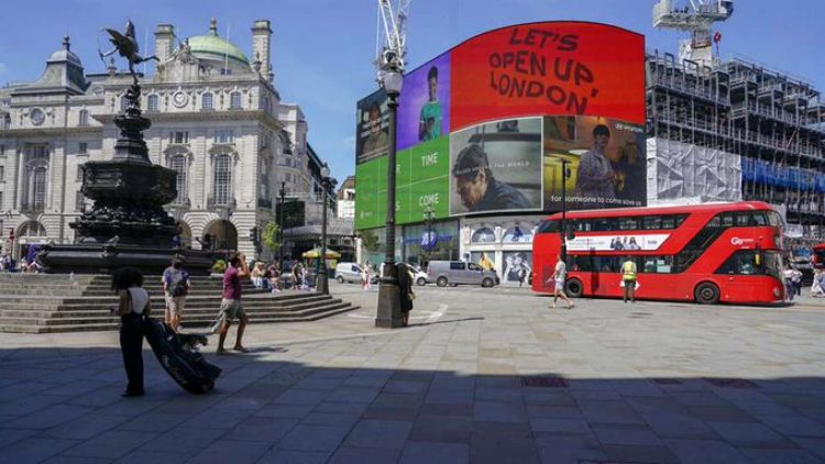 Inglaterra retrasa el desconfinamiento total ante el auge de la variante Delta