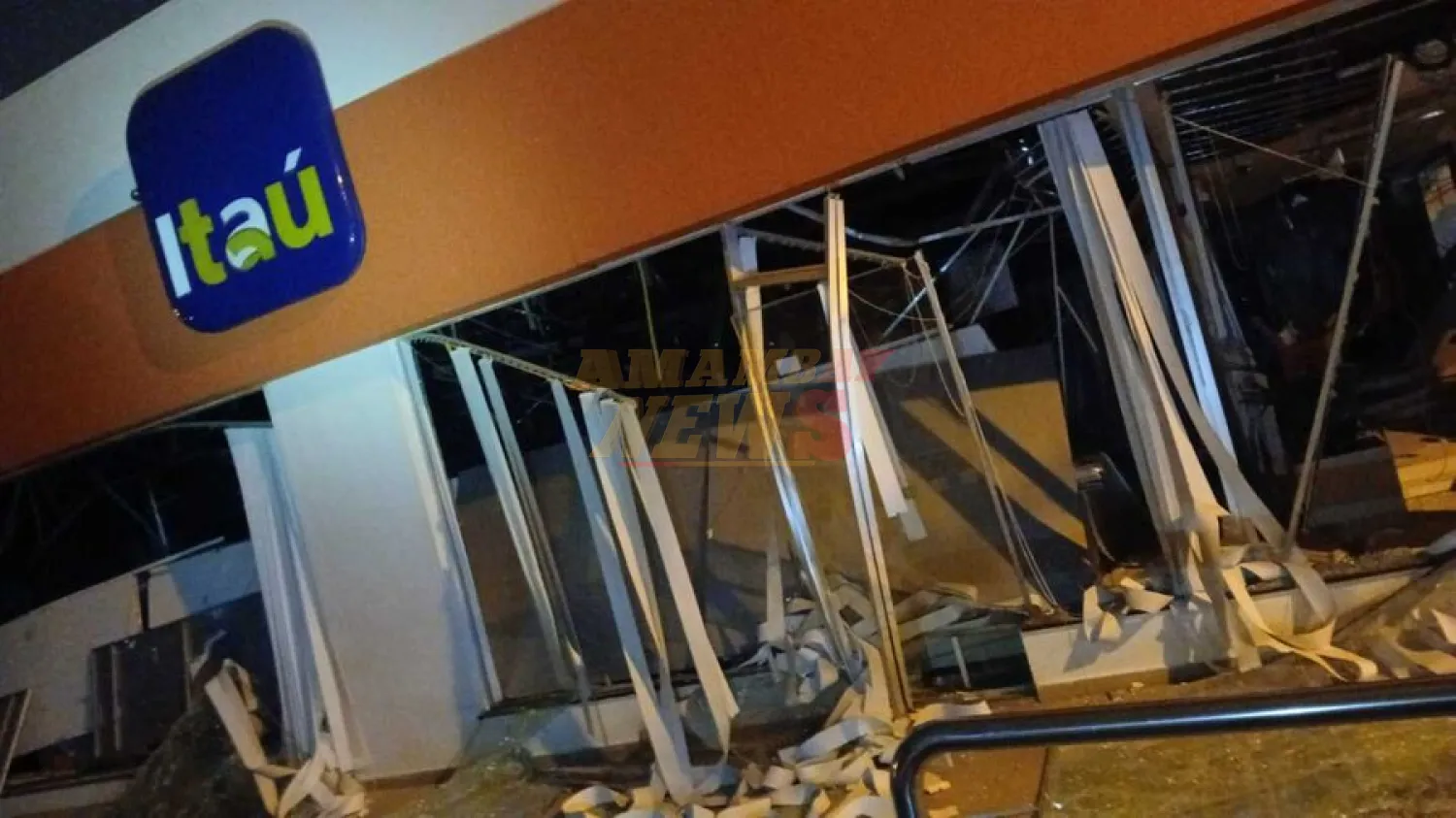 Grupo tipo comando sitia Katueté y explosiona bóveda de banco