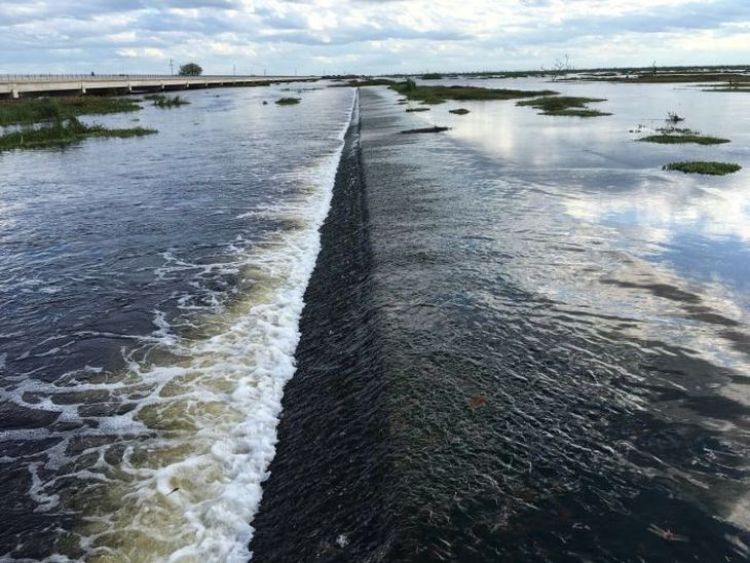 Buscan el cuerpo de un hombre que fue arrastrado por las aguas en el Chaco