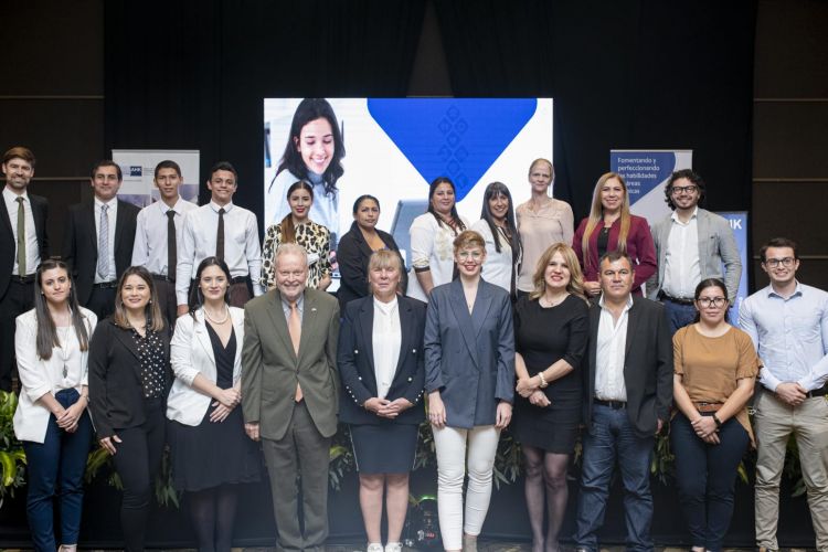 Actualízate 2.0 busca mejorar la educación técnica del interior del país