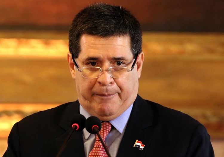Horacio Cartes se pone a disposición del Ministerio Público