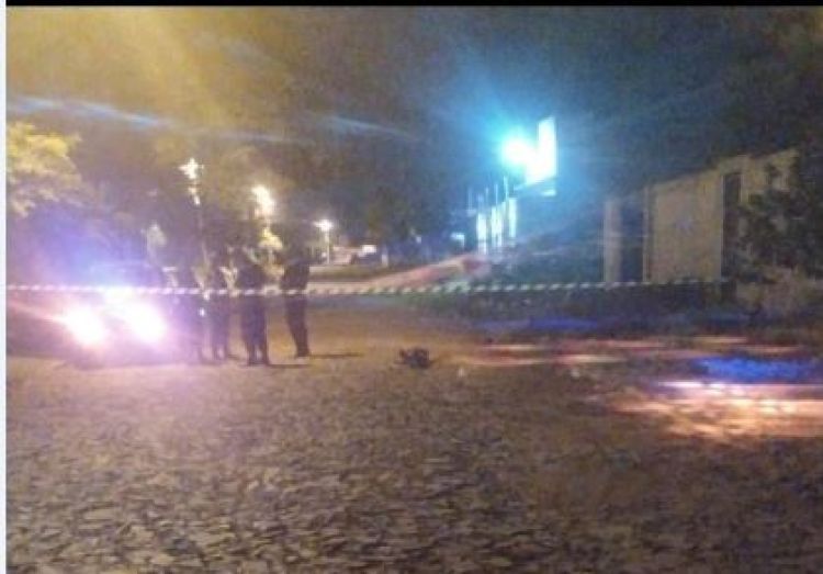 Hallan cadáver desnudo, con varias heridas y cortes de cuchillo en PJC