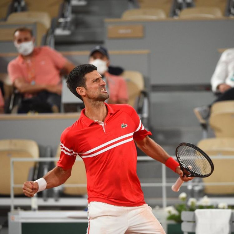 Djokovic derrota a Berrettini y jugará con Nadal en semis de Roland Garros
