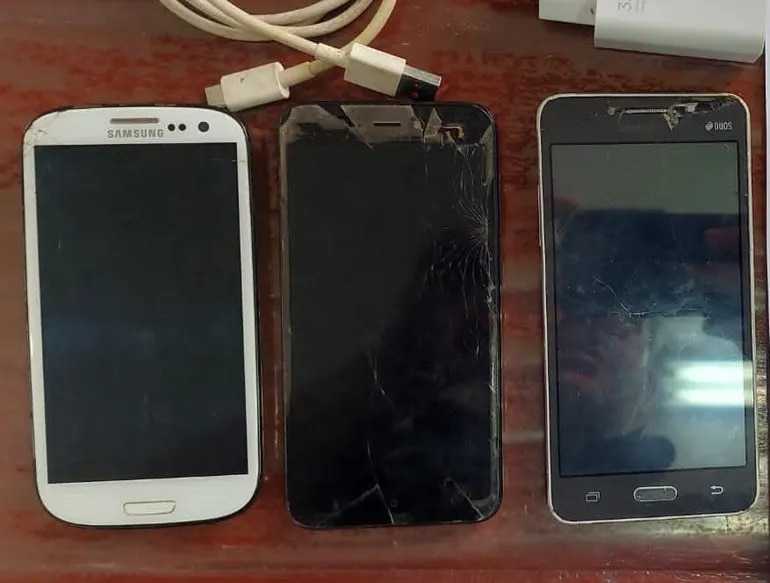 Descubren a guardiacárcel intentando ingresar celulares a penitenciaría