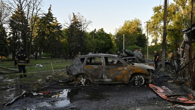 Zelensky vuelve a pedir armas tras la muerte de 7 personas en un ataque ruso en la región de Zaporiyia