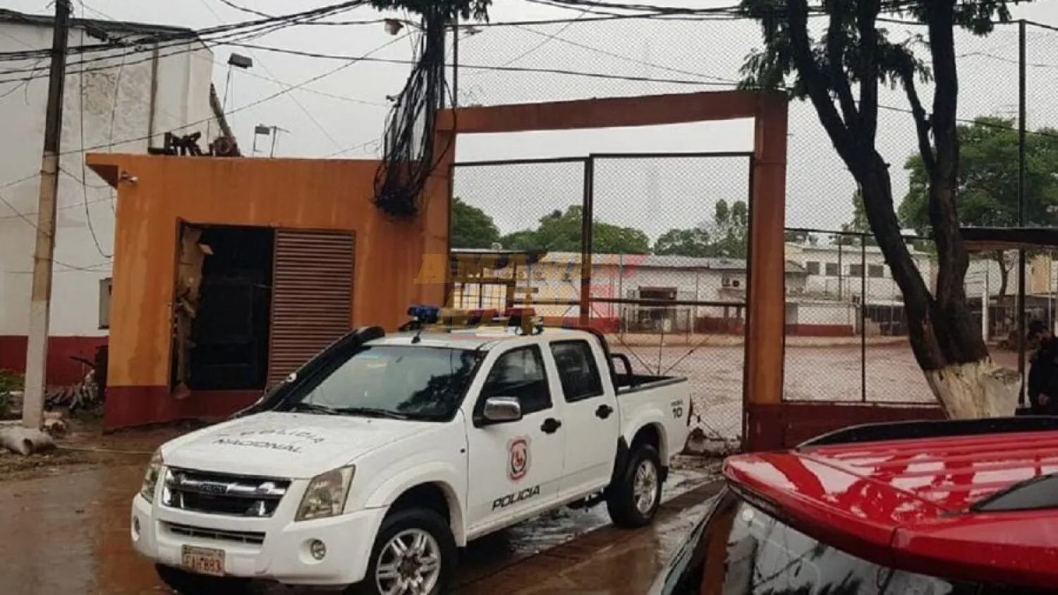 Guardiacárceles frustran fuga de preso que trepó tejido perimetral del penal de CDE