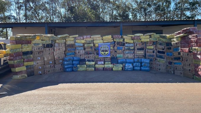 Policía Rodoviaria Militar detuvo a un hombre que transportaba más de 5 toneladas de droga en un camión en Ponta Porã