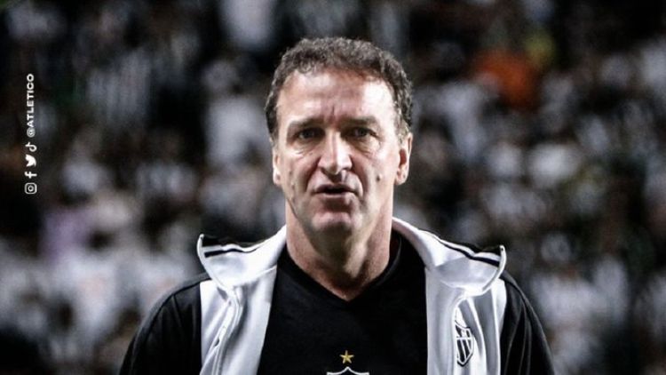 Cuca deja el Atlético Mineiro por asuntos familiares