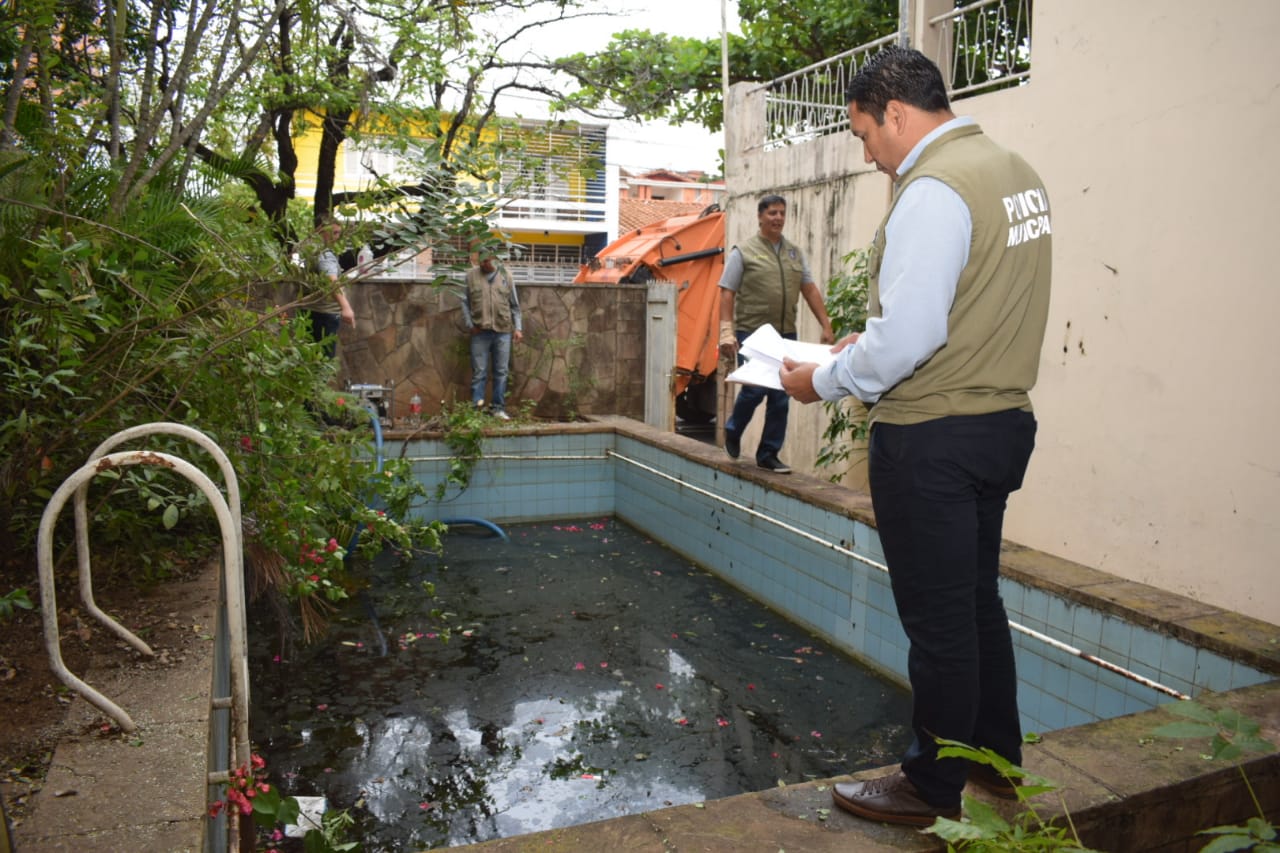 Intervienen casas abandonadas adelantando campaña contra el dengue en Asunción