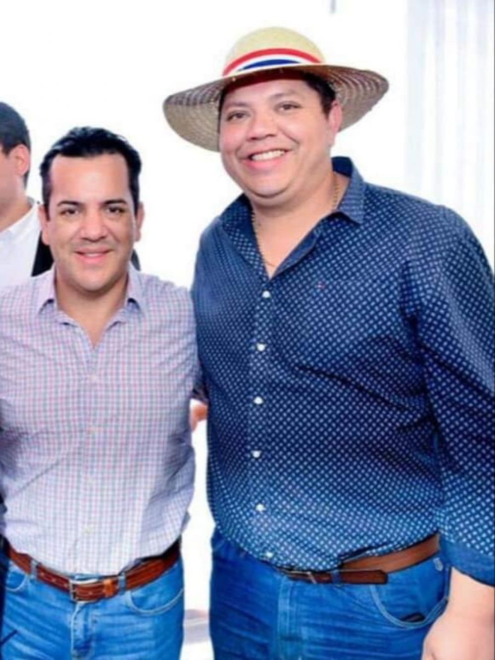 Tiene 40 millones de dólares en su cuenta privada y debe ir a la cárcel, dice su papá