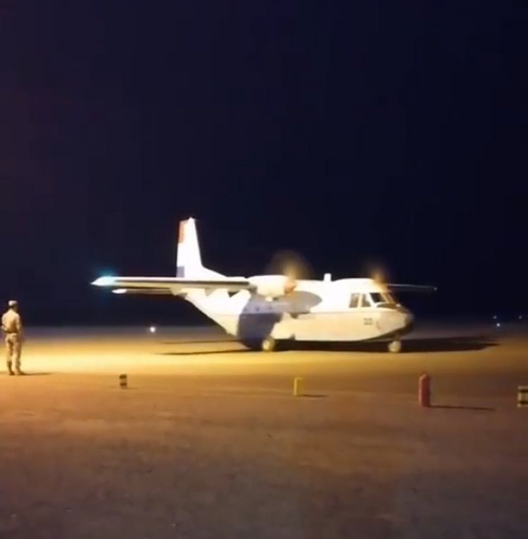 Llega a Concepción el avión de la Fuerza Aérea con los balones de oxígeno