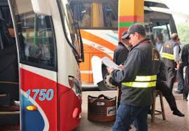 No habrá liberación de horarios de buses durante Semana Santa, anuncia Dinatran