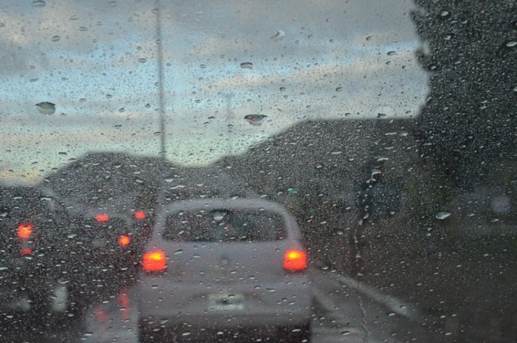Clima cálido y con posibles lluvias para este viernes