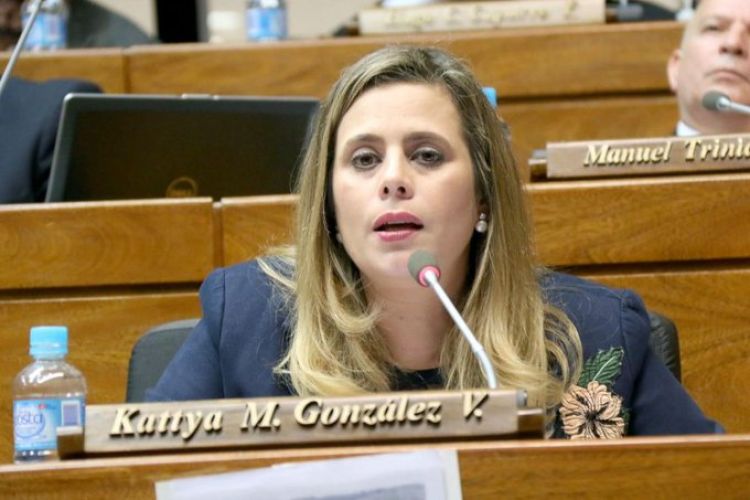 Debe haber voluntad política para intervenir Gobernación de Central, según diputada