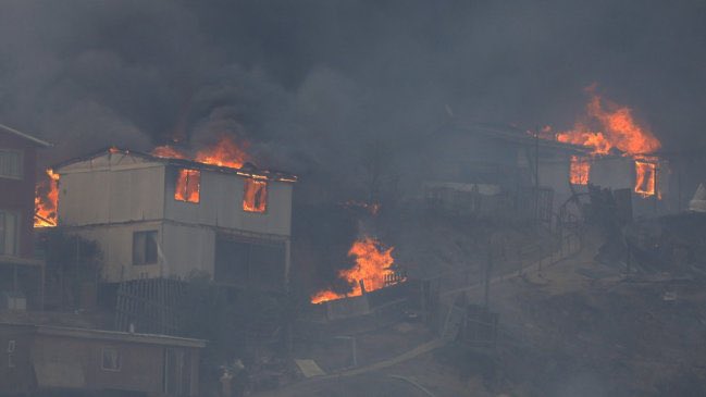 Número de muertos en incendios forestales en Chile, asciende a 112