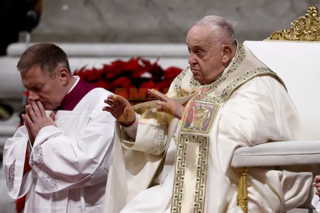 El papa pide en Navidad que «callen las armas» en el mundo