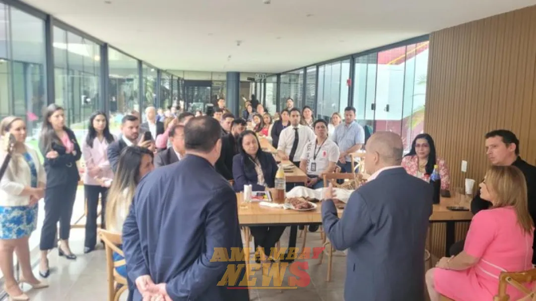 VIDEO: Senadores expulsados del PLRA festejan gesta revolucionaria con cartistas
