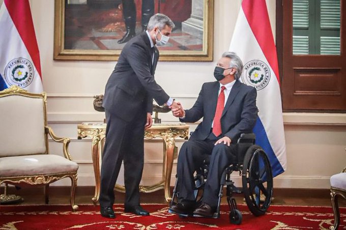 Ex presidente de Ecuador evalúa pedir asilo a Paraguay