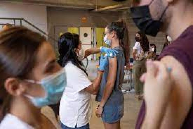 Desde hoy y hasta el miércoles recibirán primeras dosis los de 18 y 19 años