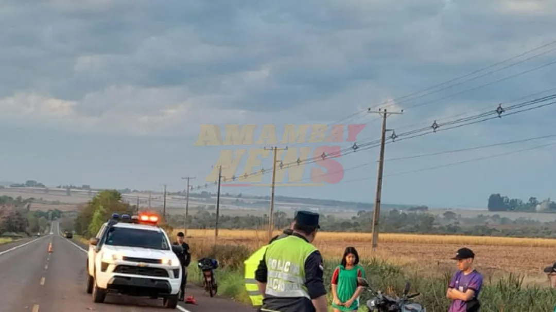 Camioneta choca a dos motociclistas, mata a uno y huye del lugar en Naranjal