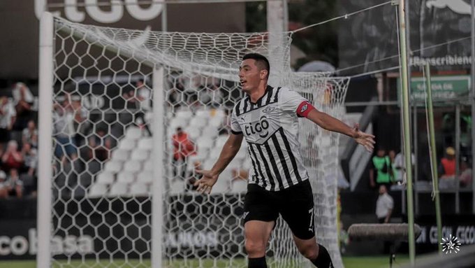 Óscar Tacuara Cardozo, el máximo goleador