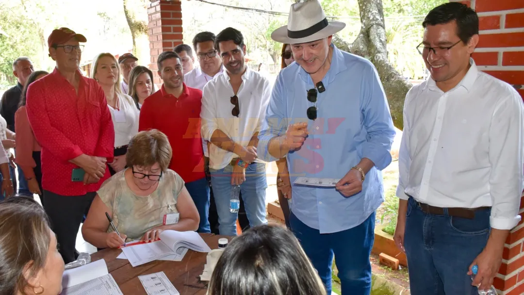 Con baja participación en internas de CDE, Vaesken y Mujica oficializan puja por la silla municipal