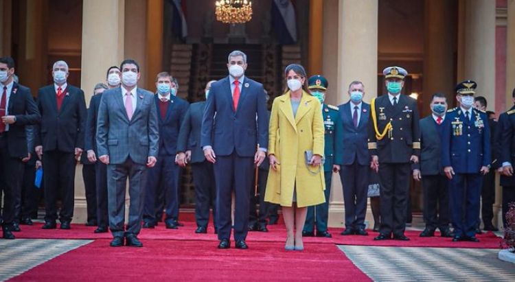 Presidente participa de celebración por los 210 años de la independencia patria