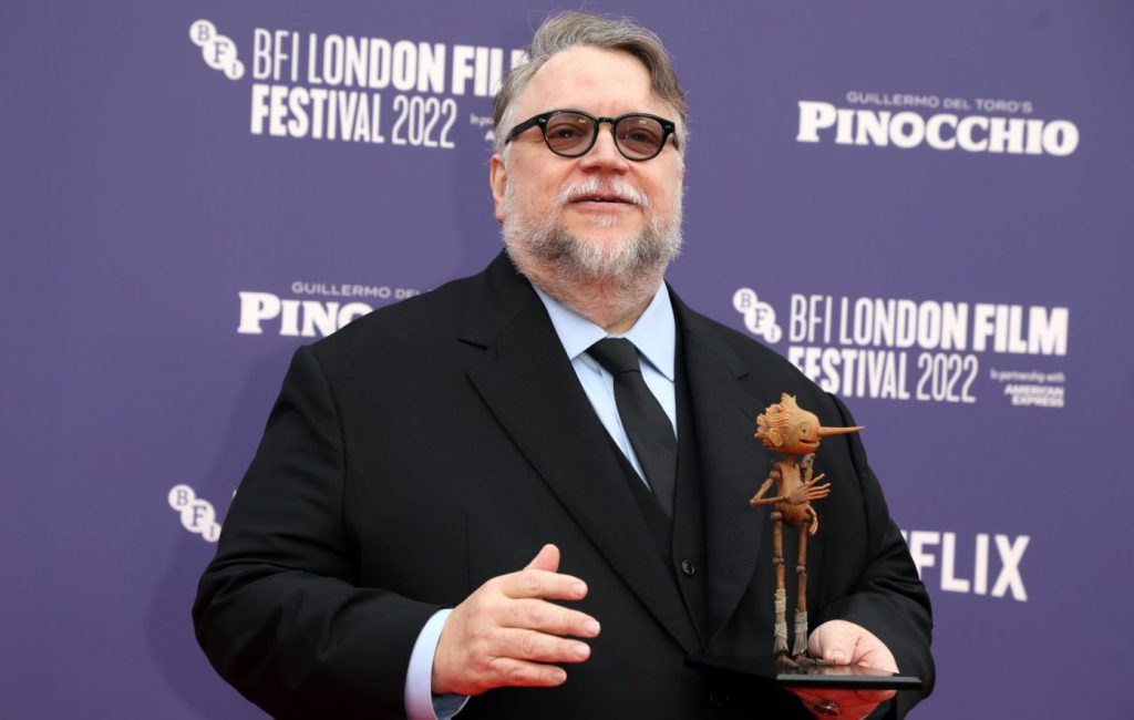 Director de «Pinocho» homenajea a su madre en el estreno mundial de la cinta a un día de su muerte