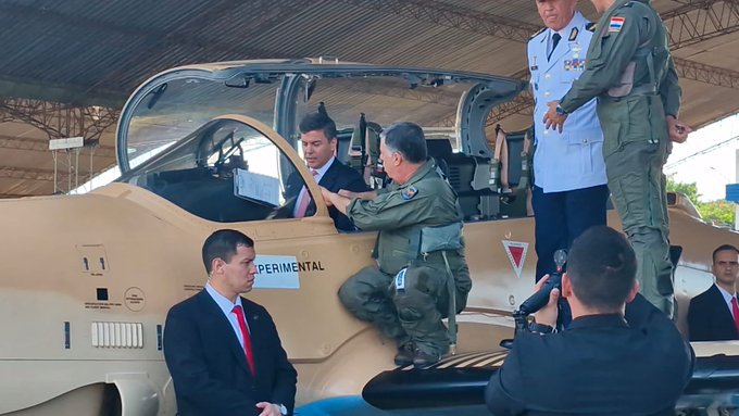 Ley de derribo de aviones: «Hay muchas cuestiones que analizar», señala ministro de Defensa